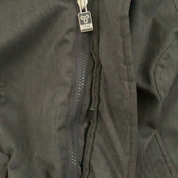 *SOLD* TNA Summit Parka EUC - Picture 8 of 12